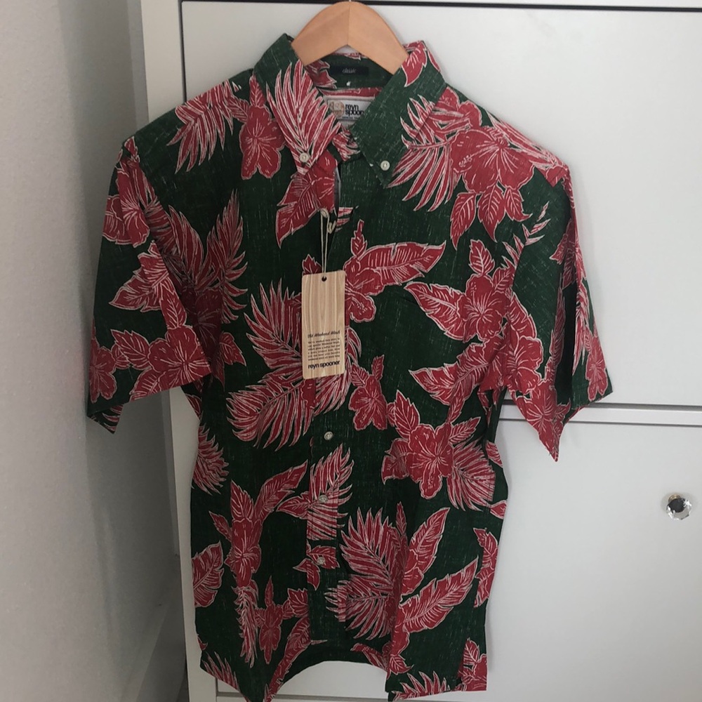 Reyn Spooner classic fit button up shirt, design style “Hibiscus Fron”